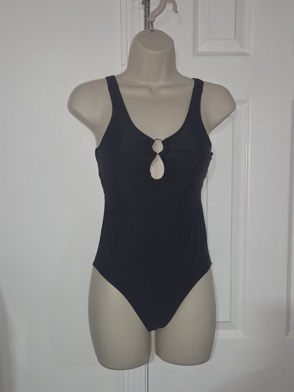 SHEIN Black One-Piece Swimsuit with Front Keyhole